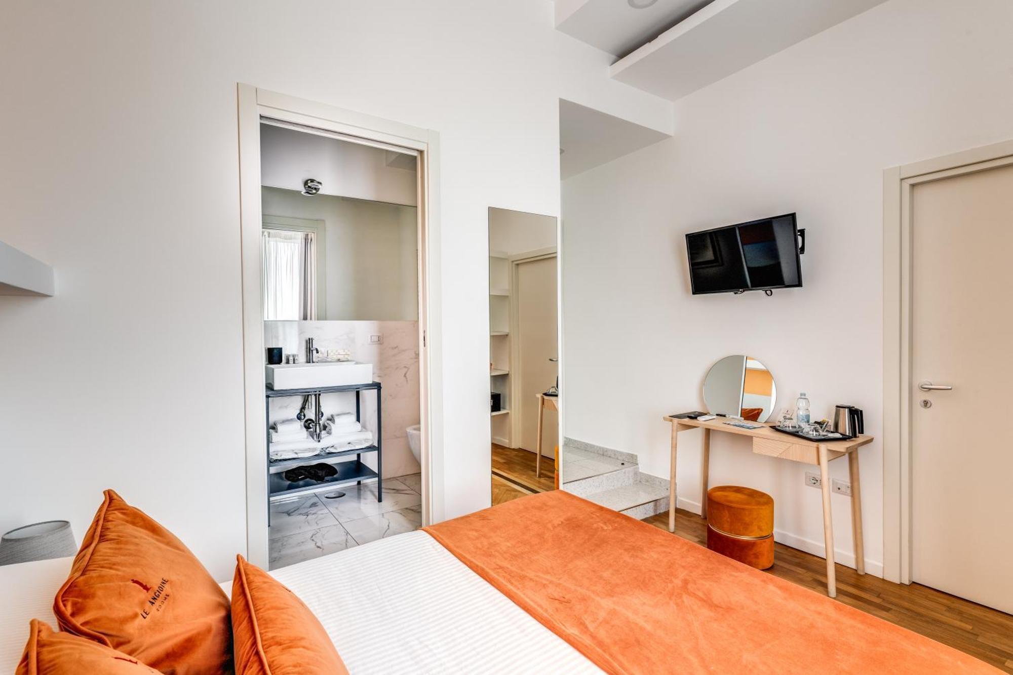 Le Angioine Rooms Наполи Екстериор снимка
